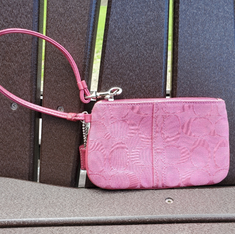 Coach Wristlet Pink